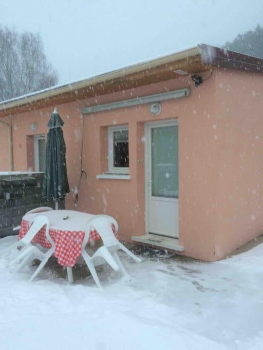Le Coin Tranquille Au Pied Du Puy De Dome Apartment Pontgibaud Bagian luar foto
